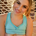 Cute amateur babe Aria fingering and fisting her trimmed beaver