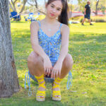 Cute amateur Dakota masturbates with a Magic Wand after walking nude in a park