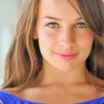 Sensational teen babe Sofia flashes her sexy booty & pussy in public