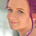 Sexy amateur babe Jessica exposes her vagina and gets it fisted and toyed