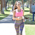 Sexy Latina babe flaunts her sexy ass and beautiful body in yoga pants
