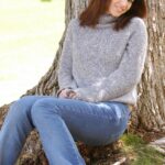 Adorable amateur Kirsten exposes her nice tits and hot ass in the park
