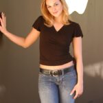 Kinky amateur girl Brianna doffs her jeans and shows her butt and twat