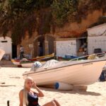 Beauty Zia removes her sexy bikini bottom and flashes her clit on the beach