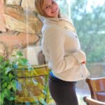 Sexy teen with small boobs Mia exposes her ass and toys her vagina
