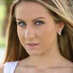 Blonde babe Viktoria doffs her white dress and toys herself in the park
