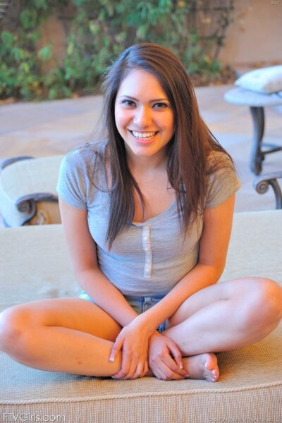 Charming amateur babe Eva fingers both her holes & stuffs veggies in them Image #19