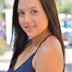 Hot babe Leanna spreads her shaved long labia & flashes her nipples in public