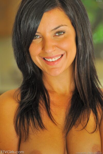 Raven-haired babe Annalisa peels her bikini off and rubs her clit by the pool Image #19