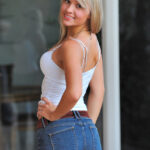 Gorgeous amateur beauty strips her jeans outdoors & spreads her hot teen ass