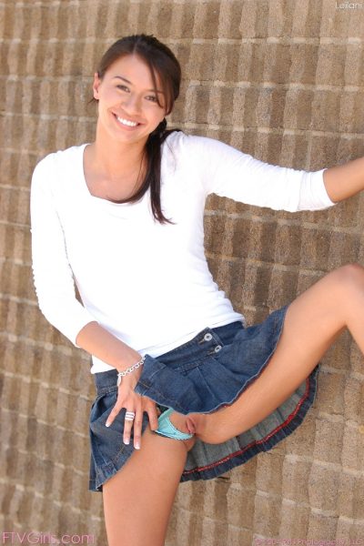 Sexy babe in short skirt Leilani reveals her hot boobs and pussy in public Image #17