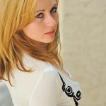 Smiley amateur babe MaeLynn stripping naked & masturbating in public