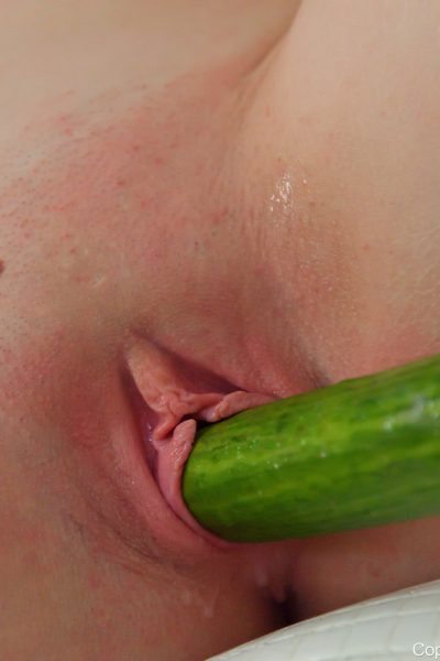 Amateur beauty Lindsey shows off her big tits and fucks a cucumber Image #17